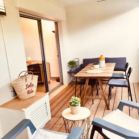 Grand Avec Piscine Et Proche De La Apartment